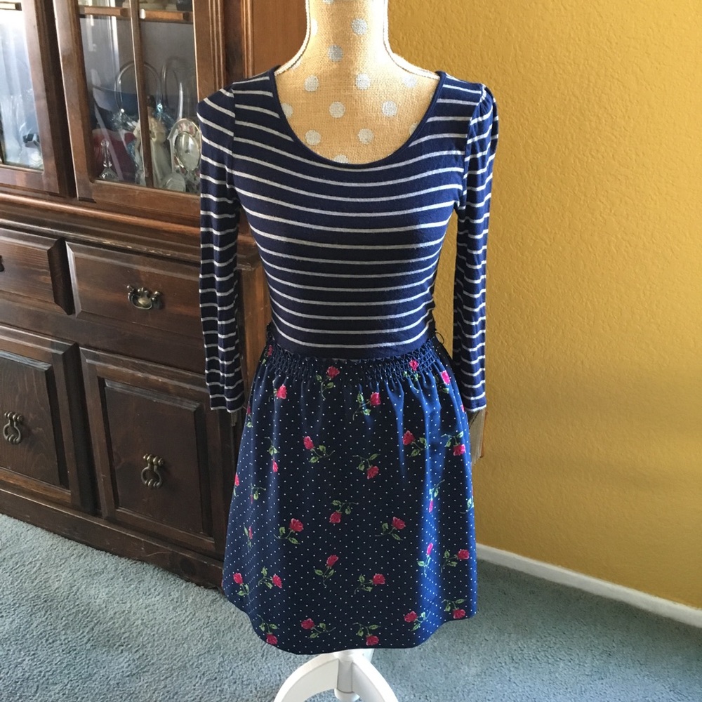 Cute 💕petite ✨ simple dress